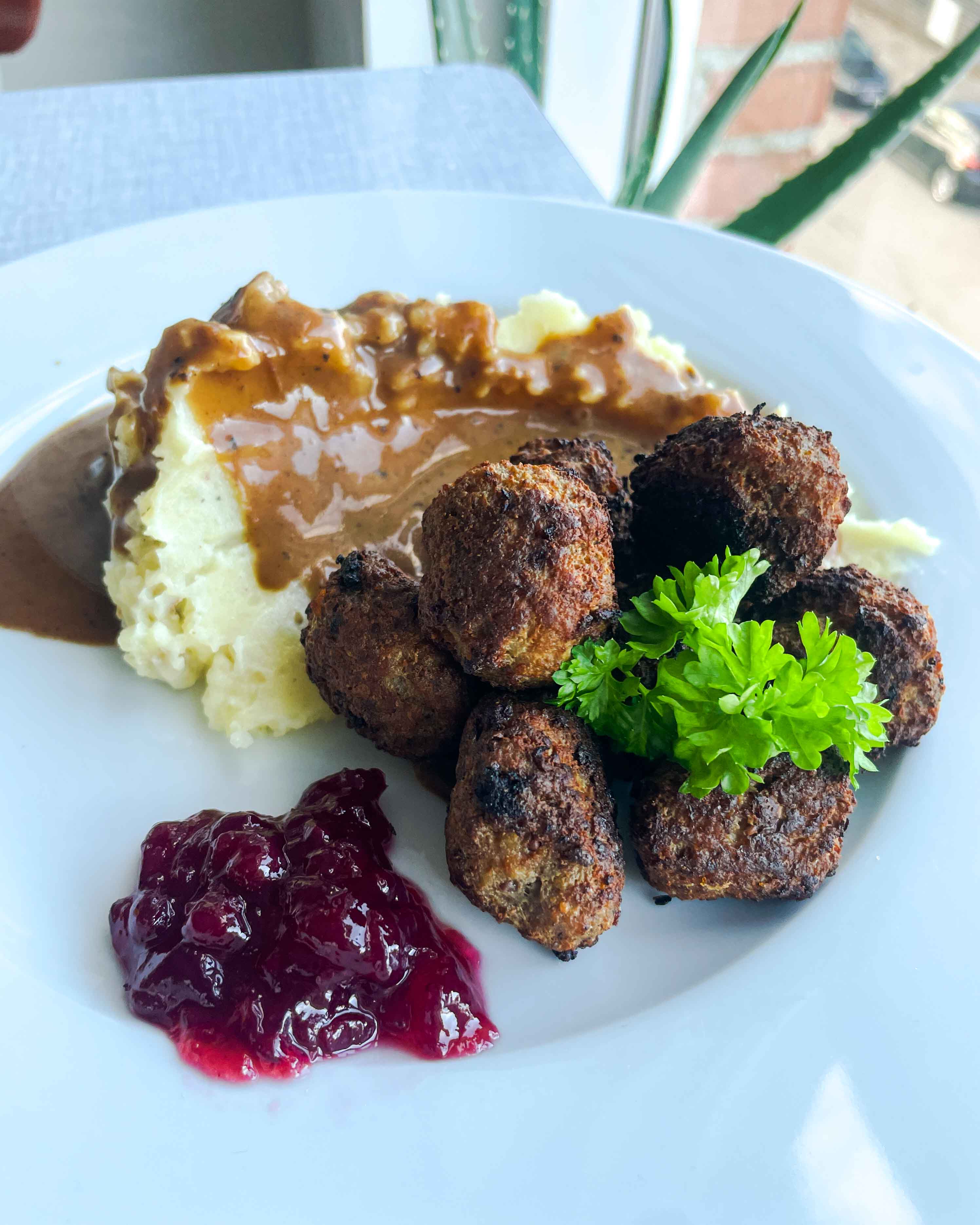 Svenske kødboller med kartoffelmos