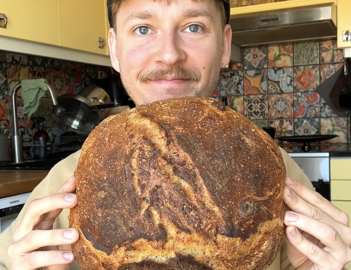 Grydebrød med valnødder (æltefrit)